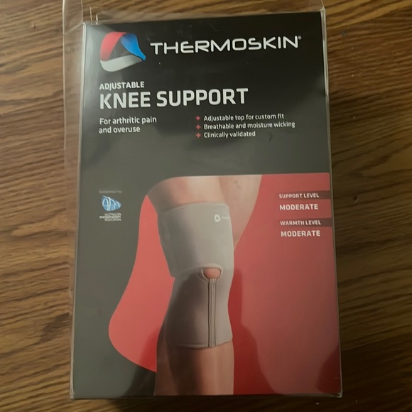 Thermoskin Adjustable Knee Support size Medium - Picture 1 of 10